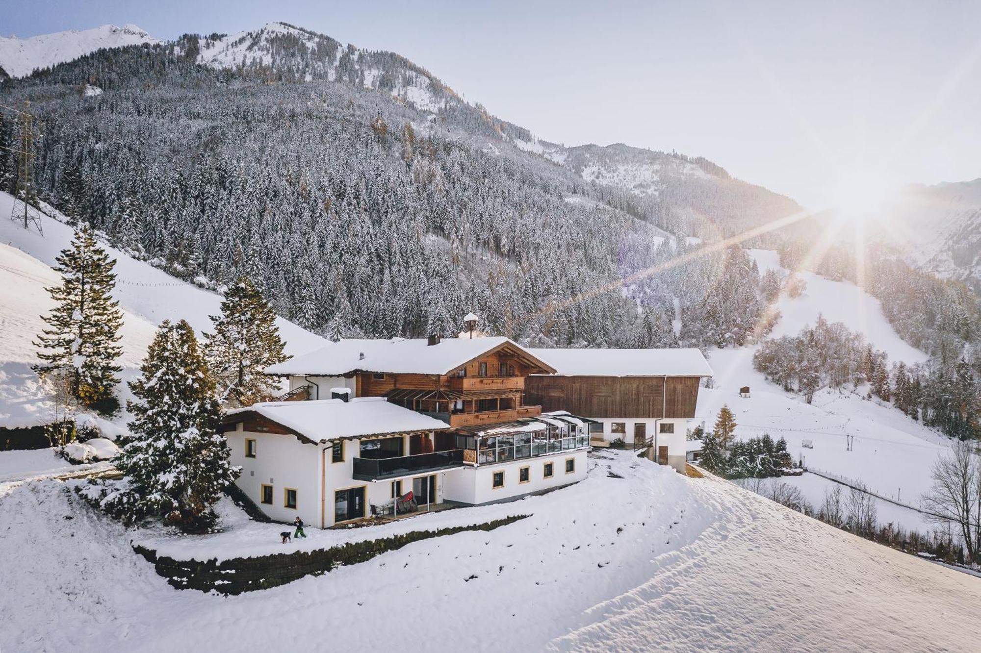 Panorama Hotel Guggenbichl - Inkl Sommerkarte, Freier Eintritt Ins Tauern Spa & Bester Ausblick Uber Капрун Экстерьер фото